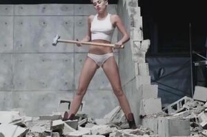 Miley Cyrus Naked Gigs - Ruining Ball..